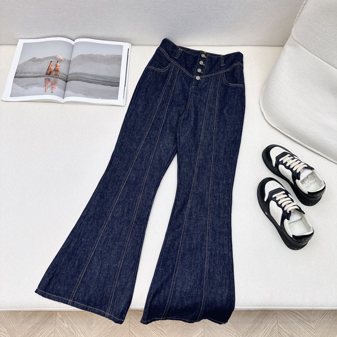 特价🉐️❗️SM❗️不退不换❗️爆单推荐 CD 🌾————早秋最新款牛仔系列💙 收腰圆领牛仔外套+泡泡袖