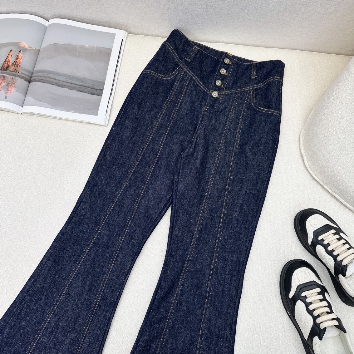 特价🉐️❗️SM❗️不退不换❗️爆单推荐 CD 🌾————早秋最新款牛仔系列💙 收腰圆领牛仔外套+泡泡袖