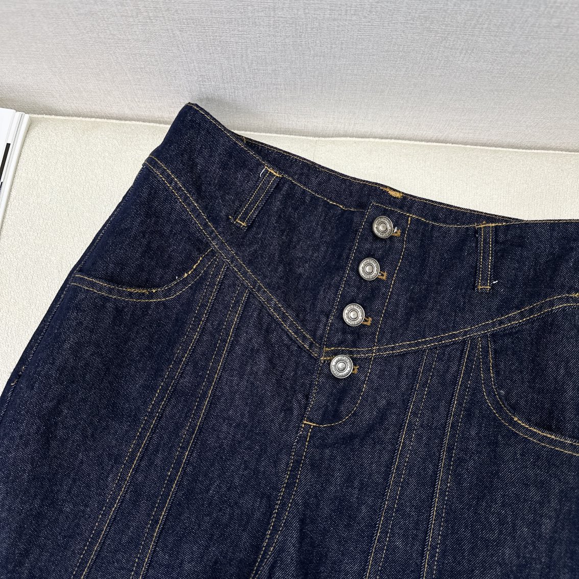 特价🉐️❗️SM❗️不退不换❗️爆单推荐 CD 🌾————早秋最新款牛仔系列💙 收腰圆领牛仔外套+泡泡袖