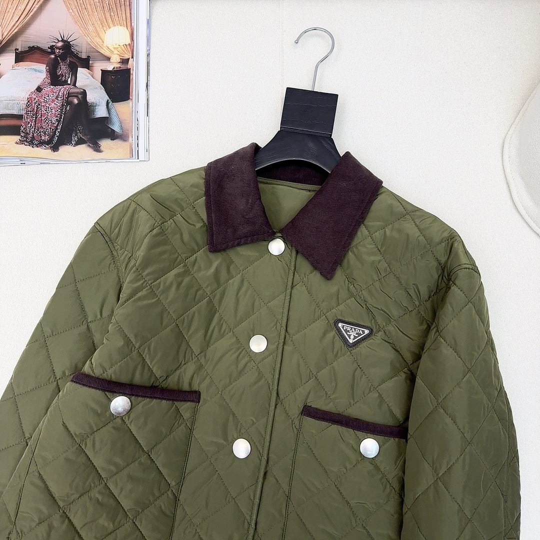 特价🉐️❗️现货齐码❗️不退不换爆单款推荐 PD 24Ss—————秋冬最新款双面菱形绗缝短款夹棉外套 