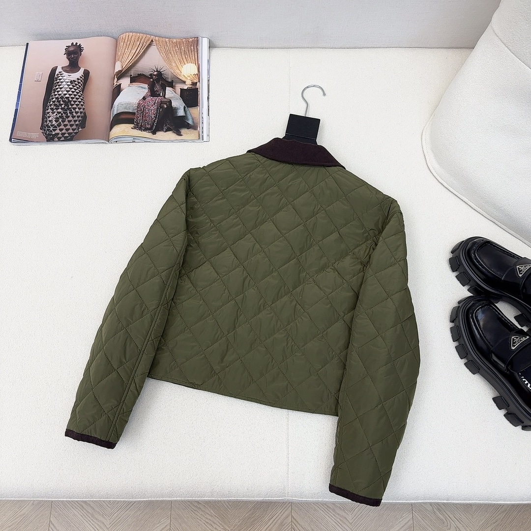 特价🉐️❗️现货齐码❗️不退不换爆单款推荐 PD 24Ss—————秋冬最新款双面菱形绗缝短款夹棉外套 