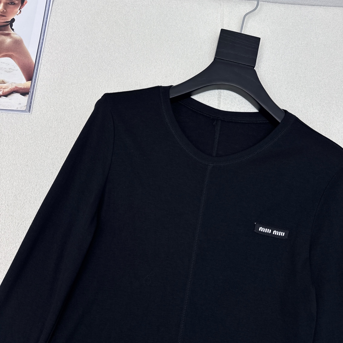特价🉐️❗️现货齐码❗️不退不换❗️百搭单品 Miu 🌾————秋冬最新款黑标车线打底衫 🖤日常搭配神器