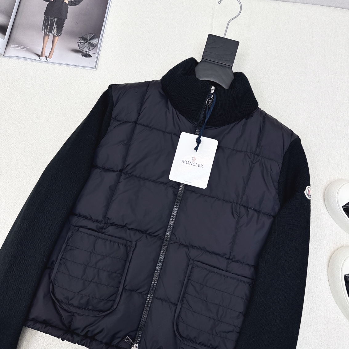 原单品质 MC 25Ss———秋冬最新款拼接针织羽绒服外套🤍小立领立体剪裁版型设计 时髦又帅气 国标90