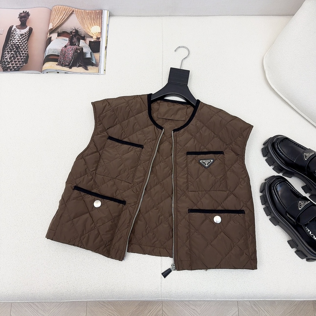 特价🉐️❗️现货齐码❗️不退不换❗️爆单款推荐 PD 24Ss————秋冬最新款双面菱形绗缝夹棉马甲外套