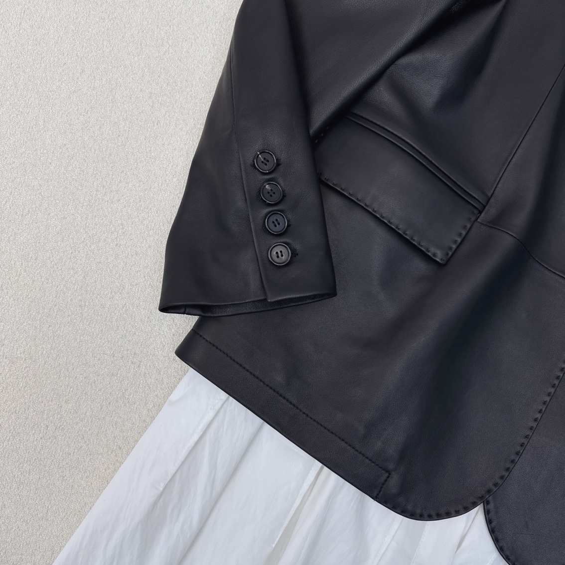 “Newest Fall/Winter Sheep-Skin Suit Coat with Multi-Dressing Design” - 图片 5