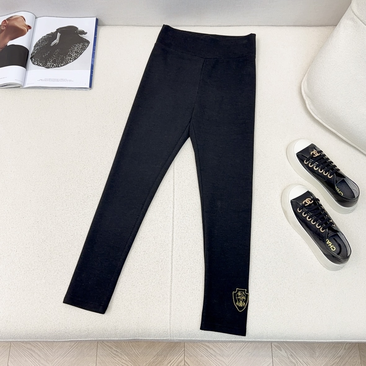 特价🉐️❗️现货齐码❗️不退不换❗️入冬必备 BC 🌾————秋冬最新款高腰加绒打底裤 🖤采用软糯加绒面