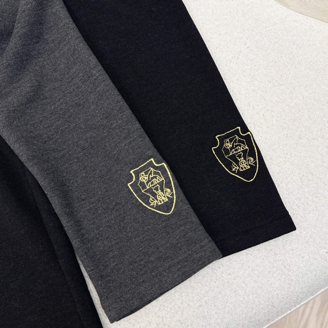 特价🉐️❗️现货齐码❗️不退不换❗️入冬必备 BC 🌾————秋冬最新款高腰加绒打底裤 🖤采用软糯加绒面