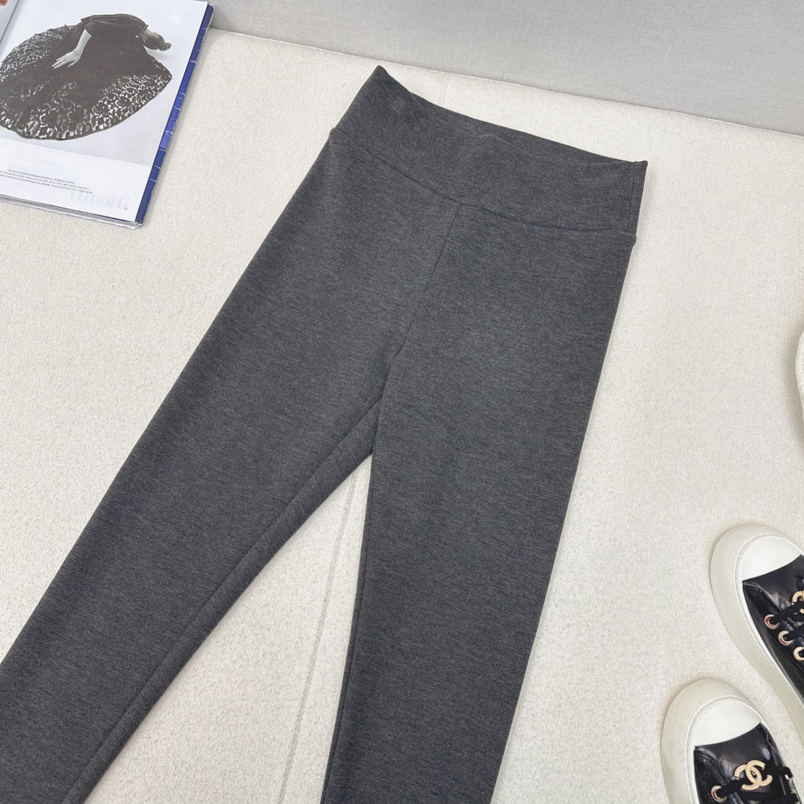 特价🉐️❗️现货齐码❗️不退不换❗️入冬必备 BC 🌾————秋冬最新款高腰加绒打底裤 🖤采用软糯加绒面