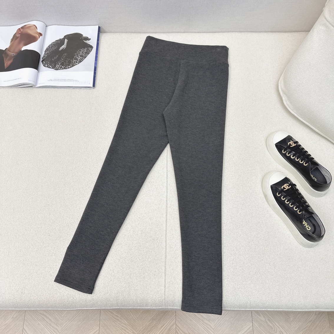 特价🉐️❗️现货齐码❗️不退不换❗️入冬必备 BC 🌾————秋冬最新款高腰加绒打底裤 🖤采用软糯加绒面