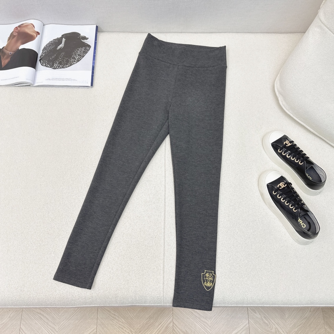 特价🉐️❗️现货齐码❗️不退不换❗️入冬必备 BC 🌾————秋冬最新款高腰加绒打底裤 🖤采用软糯加绒面