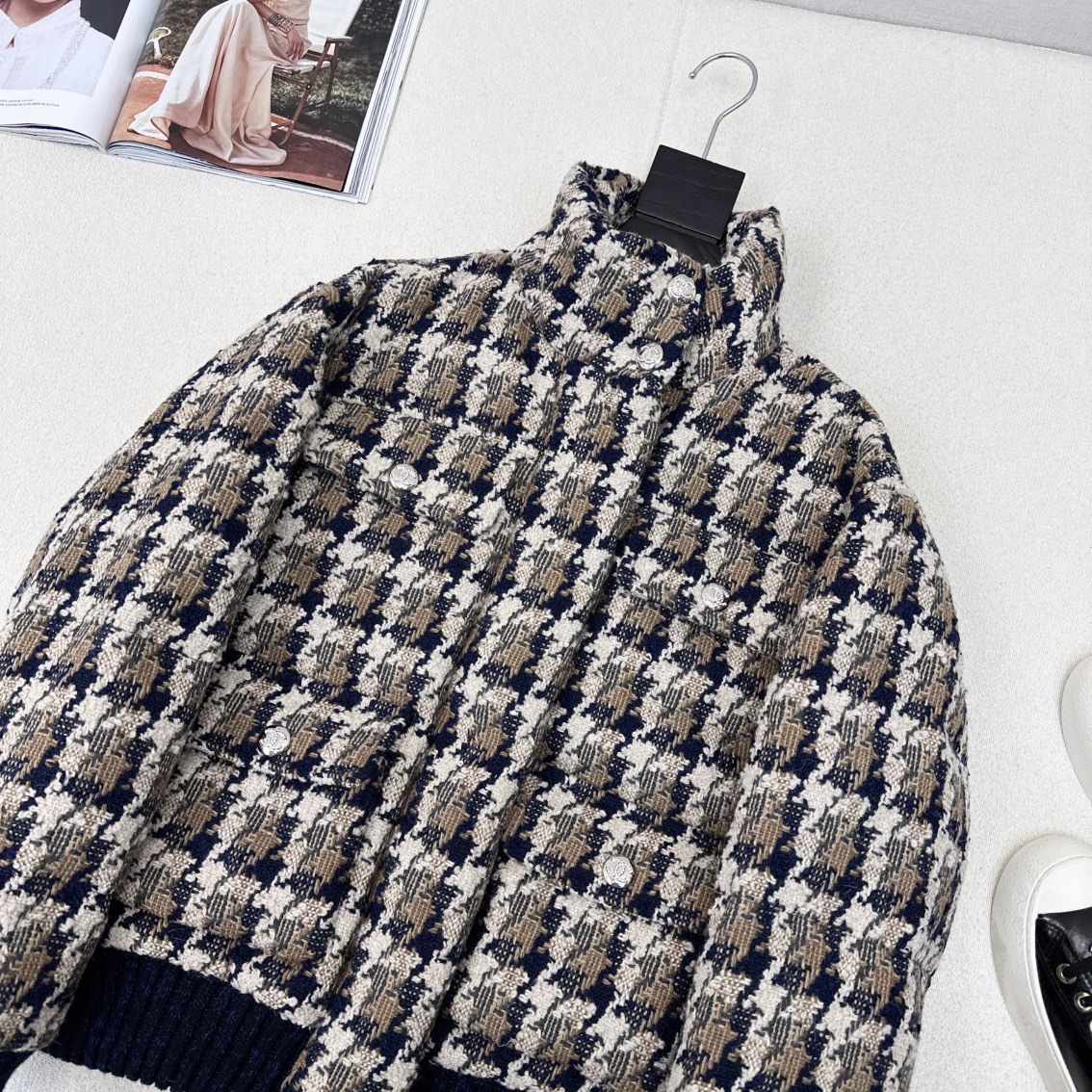 特价🉐️❗️现货齐码❗️不退不换❗️爆单款推荐 C家 24Ss————秋冬最新款滑雪粗花呢格纹立领羽绒外