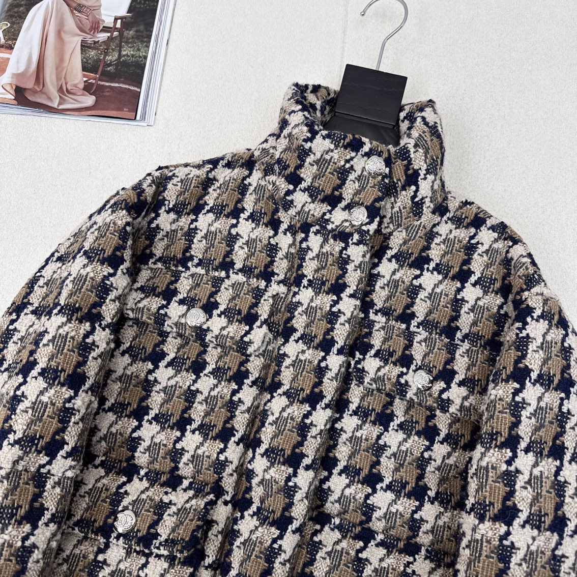 特价🉐️❗️现货齐码❗️不退不换❗️爆单款推荐 C家 24Ss————秋冬最新款滑雪粗花呢格纹立领羽绒外