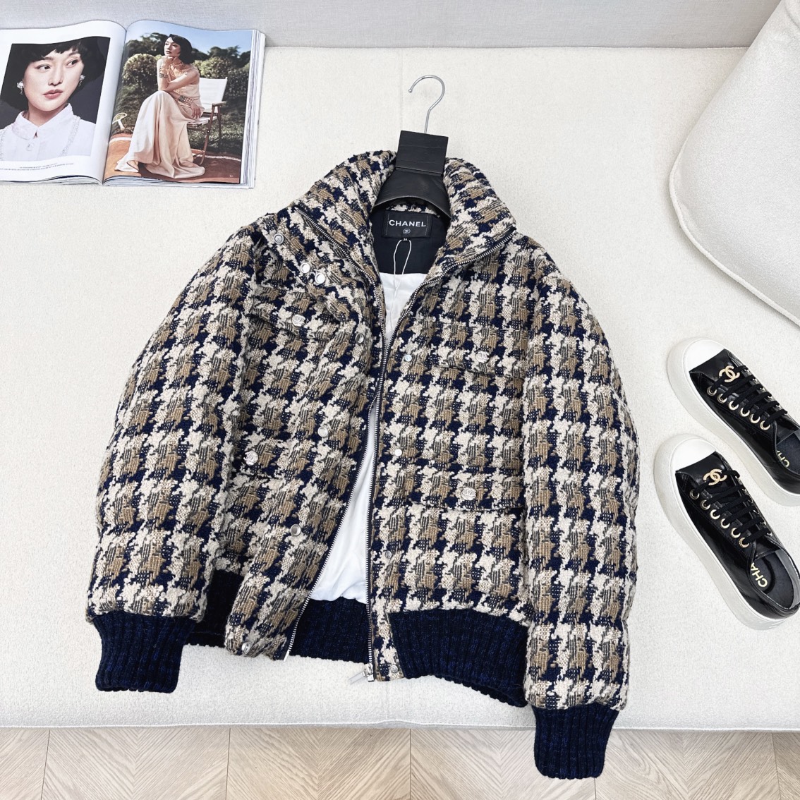 特价🉐️❗️现货齐码❗️不退不换❗️爆单款推荐 C家 24Ss————秋冬最新款滑雪粗花呢格纹立领羽绒外