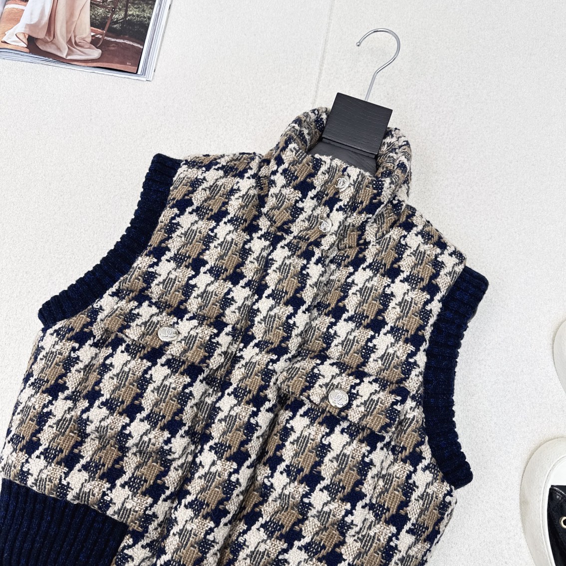 特价🉐️❗️ML❗️不退不换❗️爆单款推荐 C家 24Ss————秋冬最新款滑雪粗花呢格纹羽绒马甲🤍国标