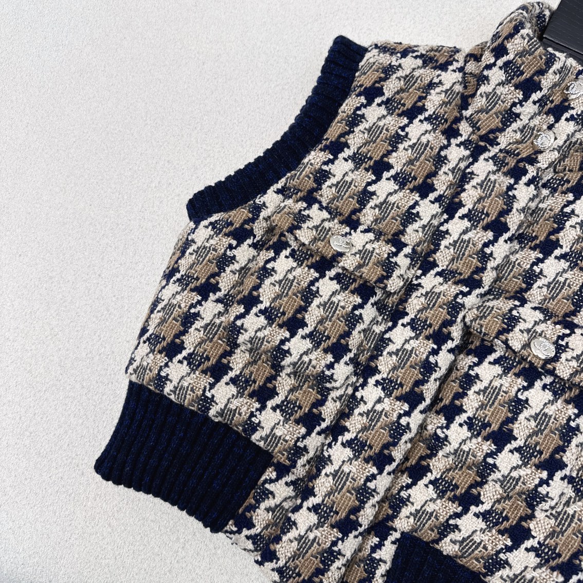 特价🉐️❗️ML❗️不退不换❗️爆单款推荐 C家 24Ss————秋冬最新款滑雪粗花呢格纹羽绒马甲🤍国标