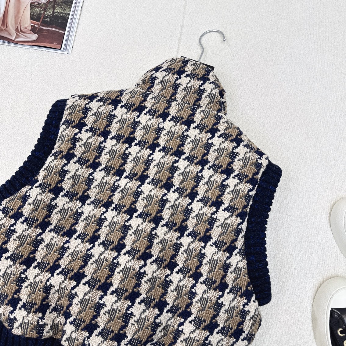 特价🉐️❗️ML❗️不退不换❗️爆单款推荐 C家 24Ss————秋冬最新款滑雪粗花呢格纹羽绒马甲🤍国标