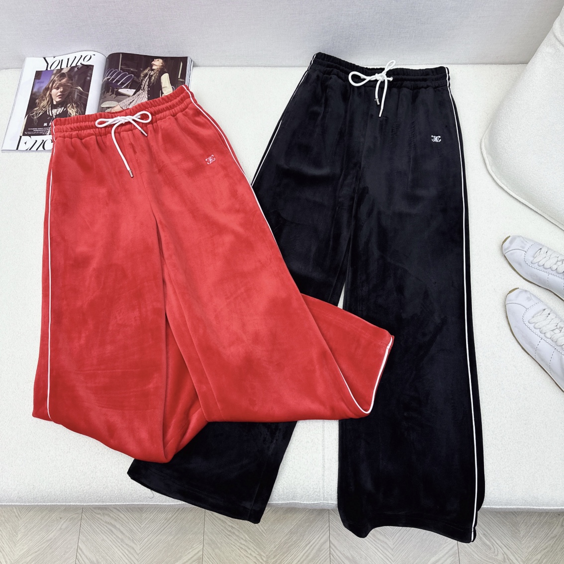 特价🉐️ 一套❗️现货齐码❗️不退不换❗️只有红色❗️CE ————秋冬最新款丝绒休闲套装 🖤休闲立领外