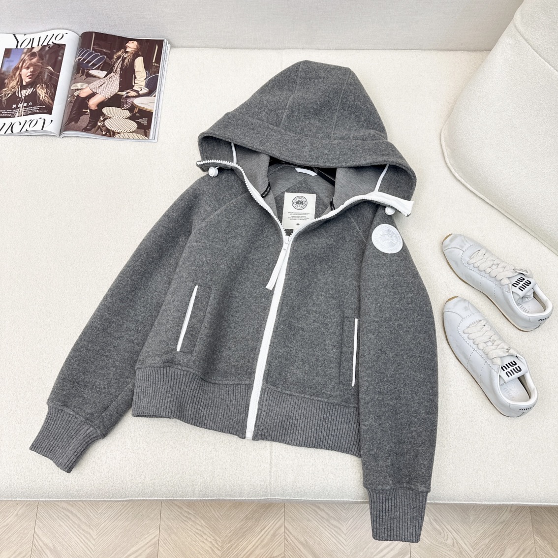 “Newest Geese and Wool Coat: High-End Gray with Merad Color System” - 图片 5