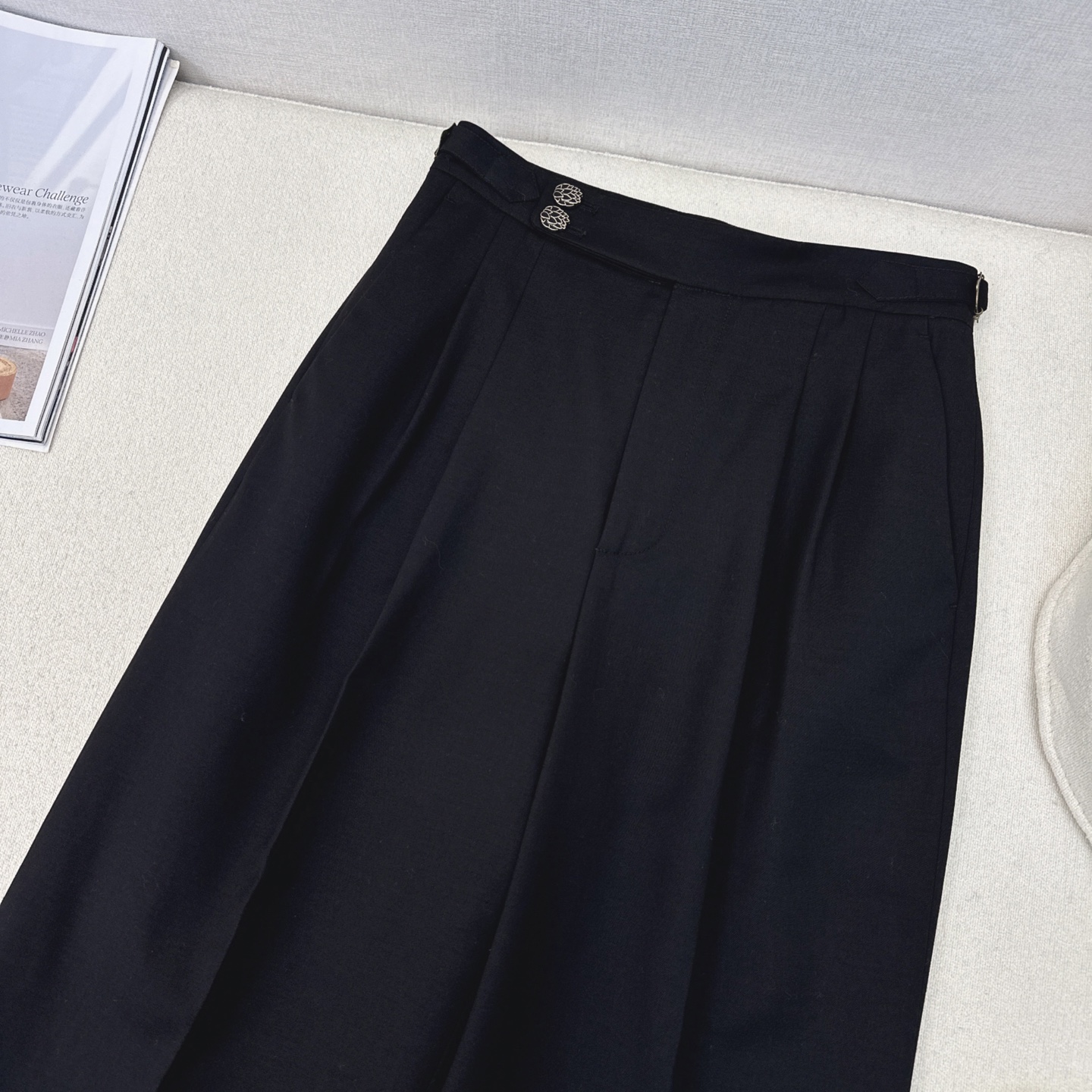 特价🉐️ ❗️现货齐码❗️不退不换❗️极简高智感穿搭 lp🆕 25Ss————早春最新款两粒五金扣卷边小