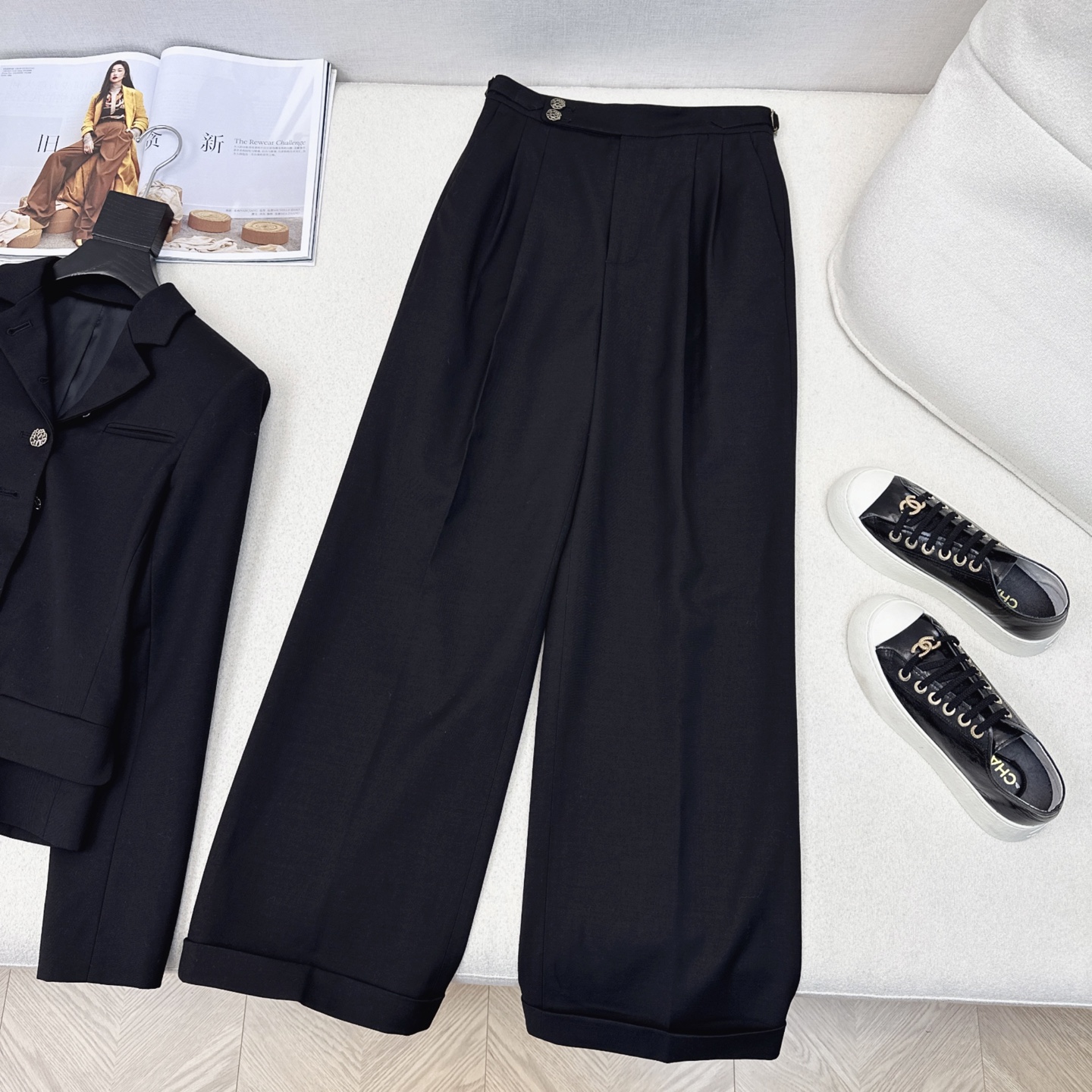 特价🉐️ ❗️现货齐码❗️不退不换❗️极简高智感穿搭 lp🆕 25Ss————早春最新款两粒五金扣卷边小