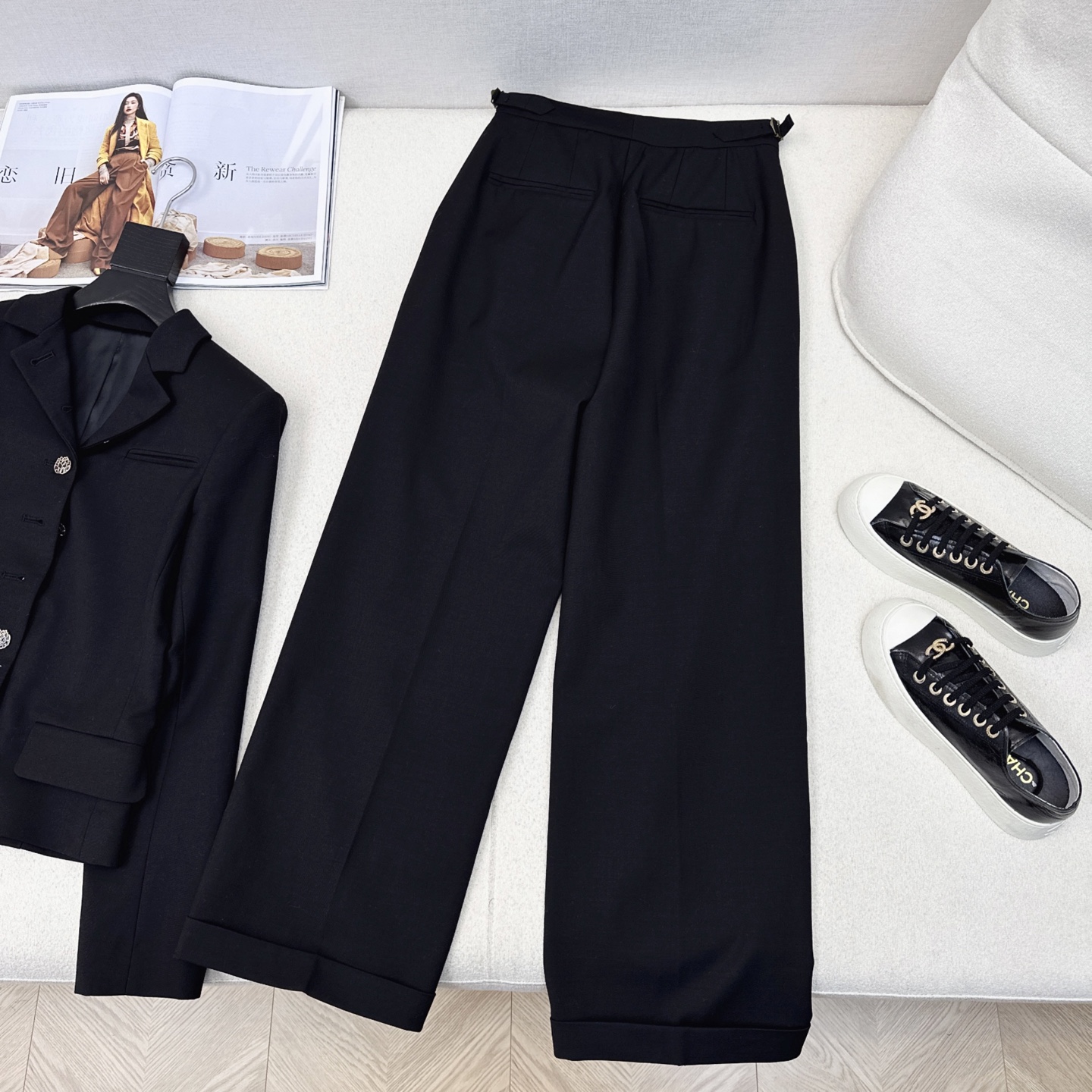 特价🉐️ ❗️现货齐码❗️不退不换❗️极简高智感穿搭 lp🆕 25Ss————早春最新款两粒五金扣卷边小