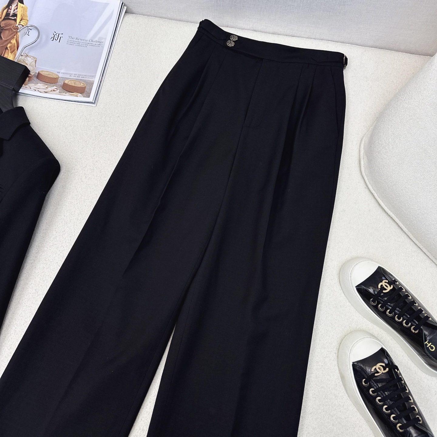 特价🉐️ ❗️现货齐码❗️不退不换❗️极简高智感穿搭 lp🆕 25Ss————早春最新款两粒五金扣卷边小