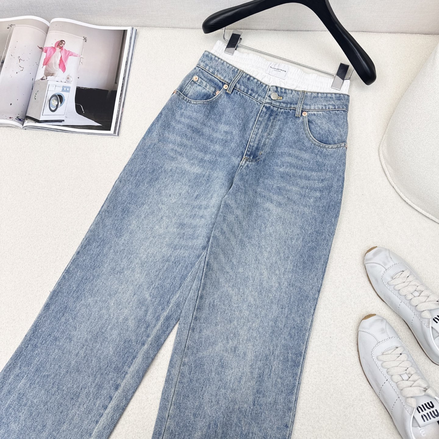 特价🉐️❗️现货齐码❗️不退不换❗️独家款 ～AW 25Ss———春夏最新款假两件拼接装饰牛仔裤 🖤拼卫