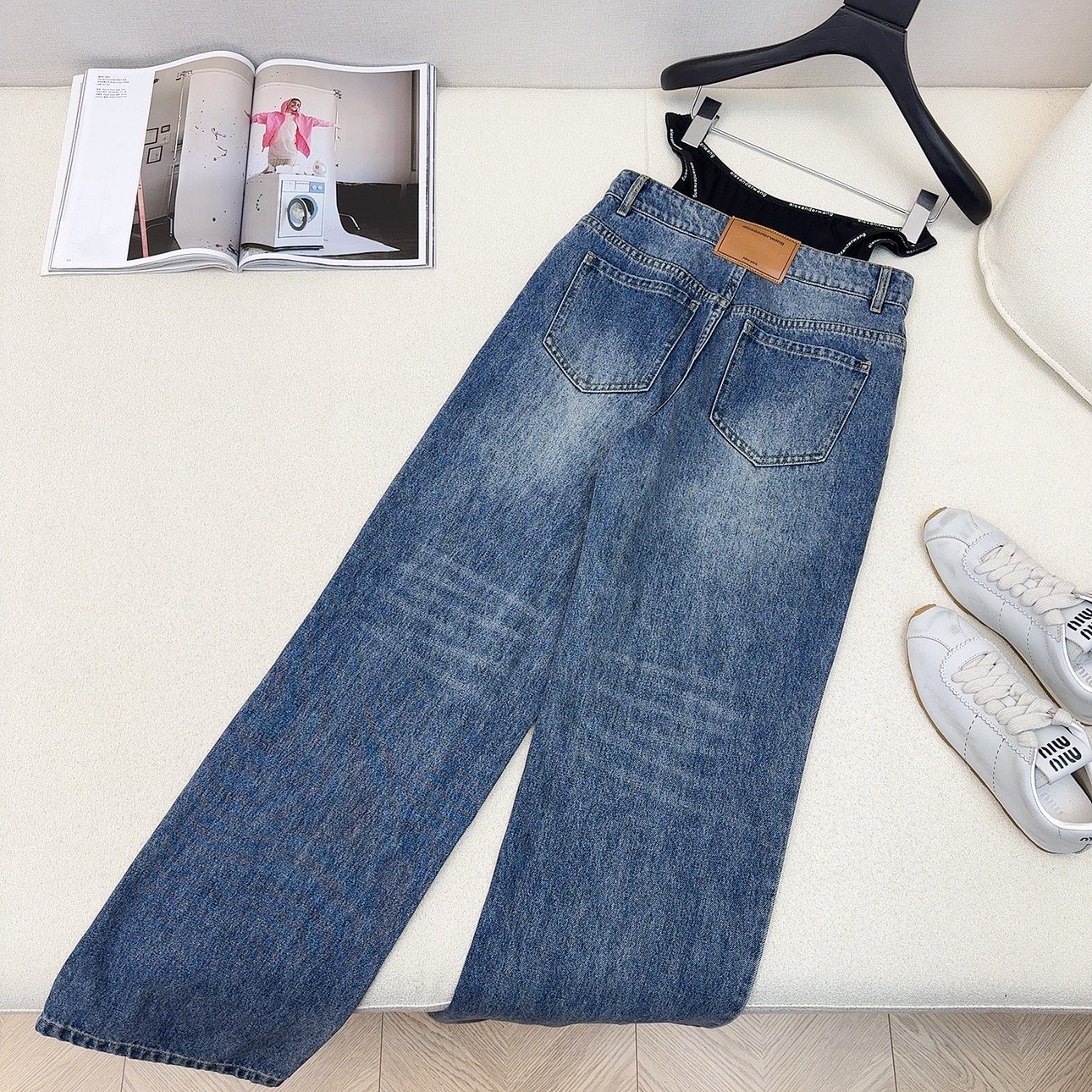 特价🉐️❗️现货齐码❗️不退不换❗️独家款 ～AW 25Ss———春夏最新款假两件拼接装饰牛仔裤 🖤拼卫