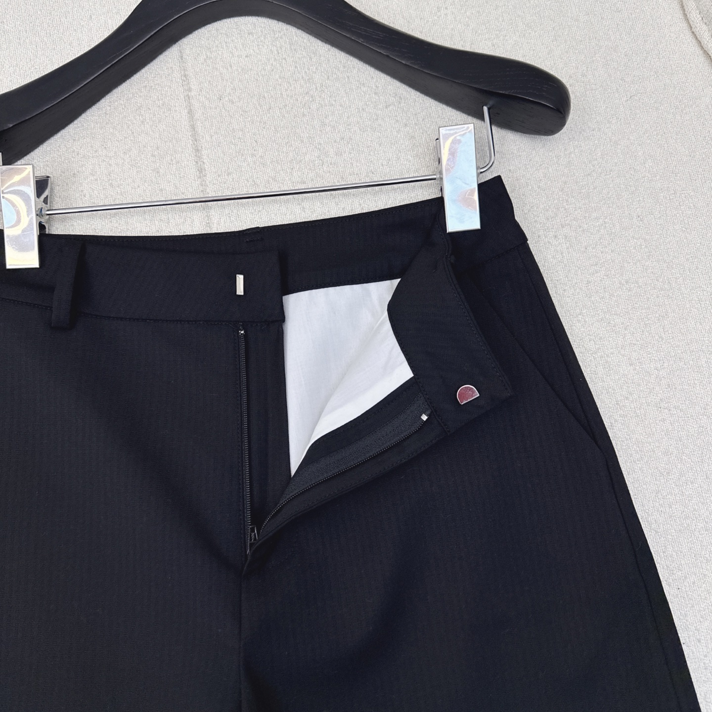 特价🉐️❗️现货齐码❗️不退不换❗️独家首发 Loe 25Ss————春夏最新款百搭一系列🖤后开叉西装外