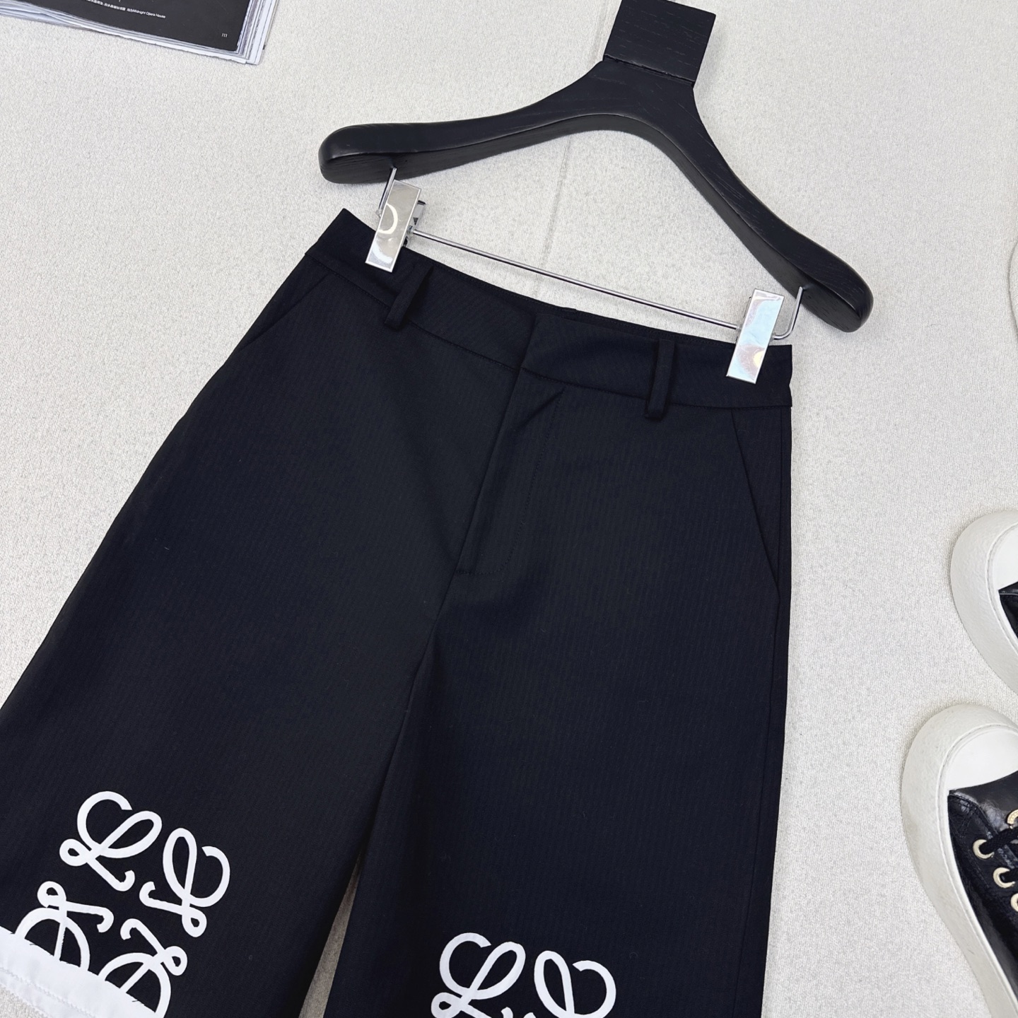 特价🉐️❗️现货齐码❗️不退不换❗️独家首发 Loe 25Ss————春夏最新款百搭一系列🖤后开叉西装外