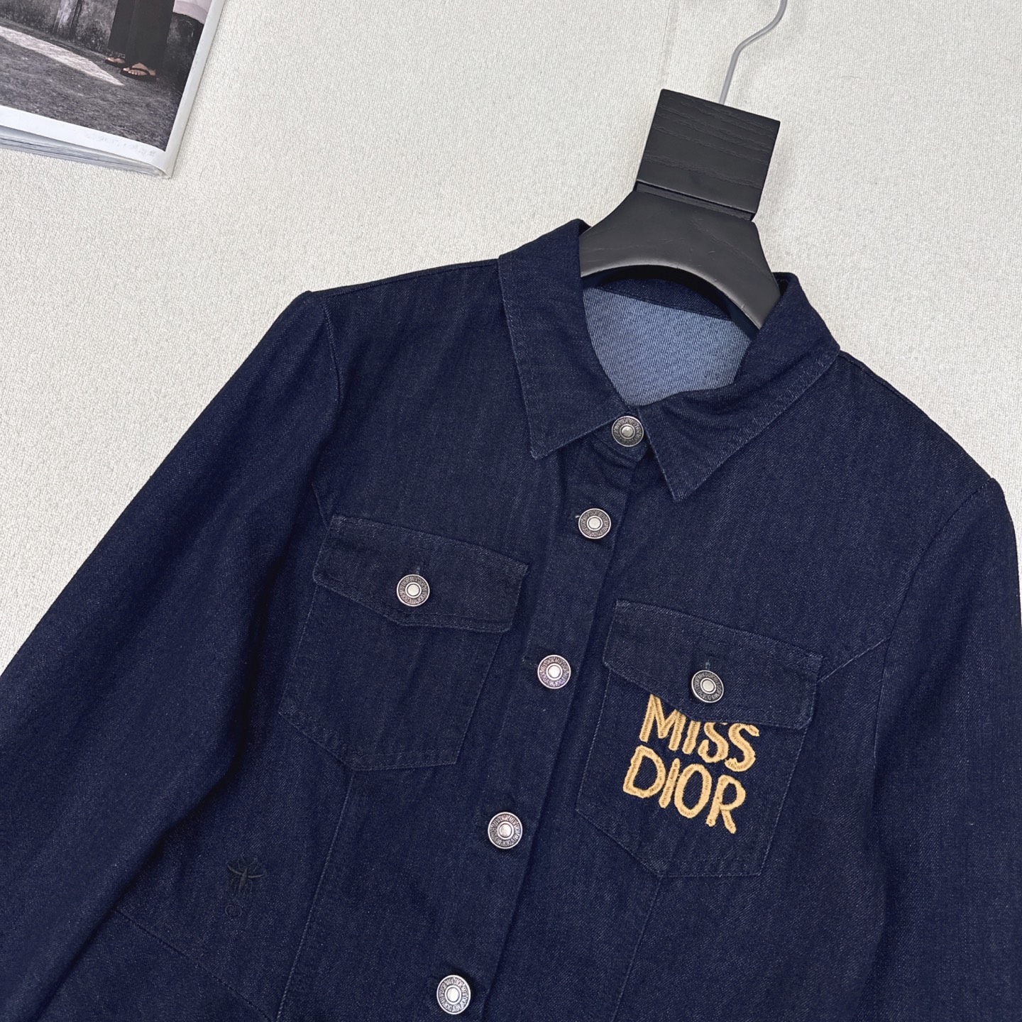 特价🉐️❗️SM❗️不退不换❗️CD 25Ss————早春最新款时髦感拉满牛仔衬衫🤍 定制牛仔面料质感超