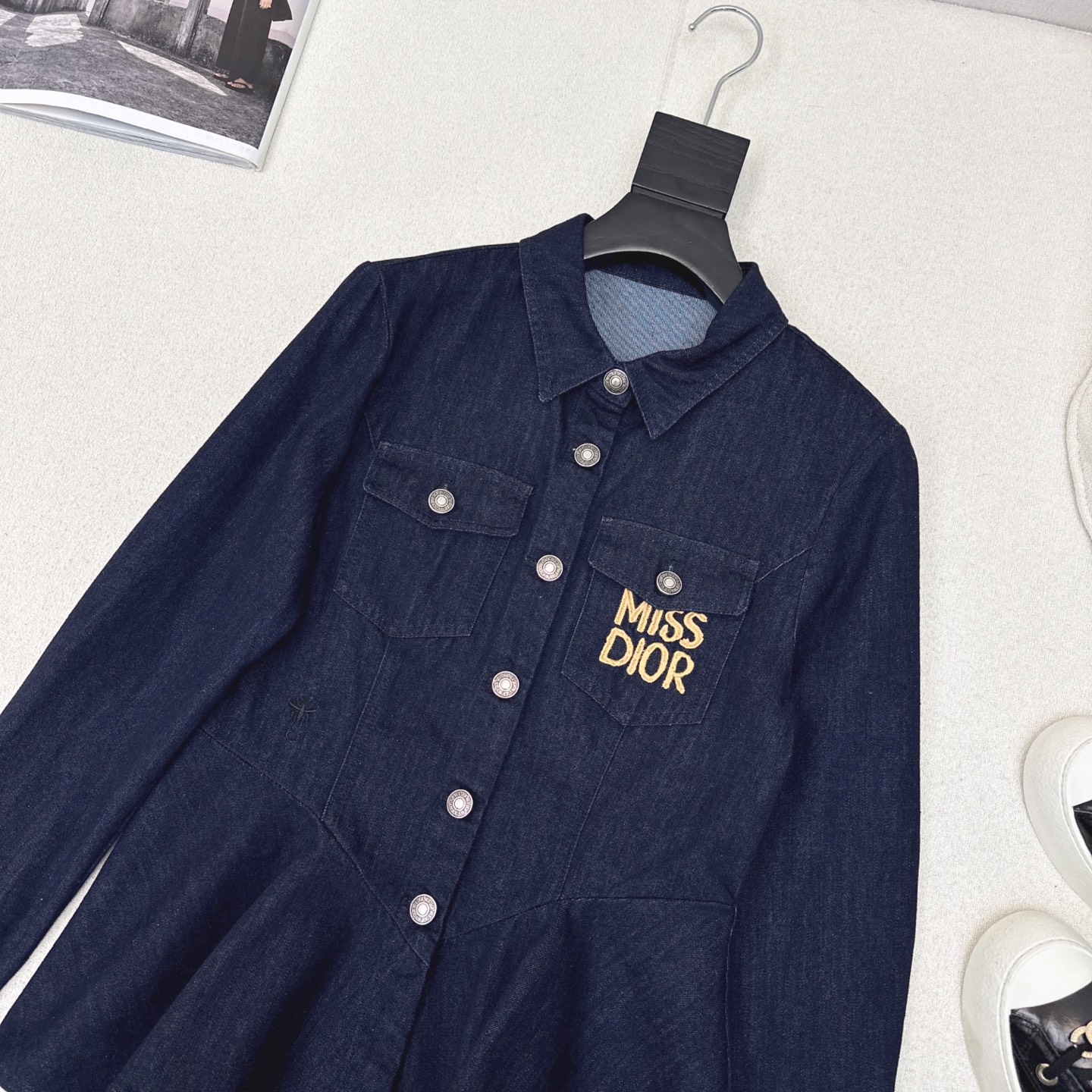 特价🉐️❗️SM❗️不退不换❗️CD 25Ss————早春最新款时髦感拉满牛仔衬衫🤍 定制牛仔面料质感超