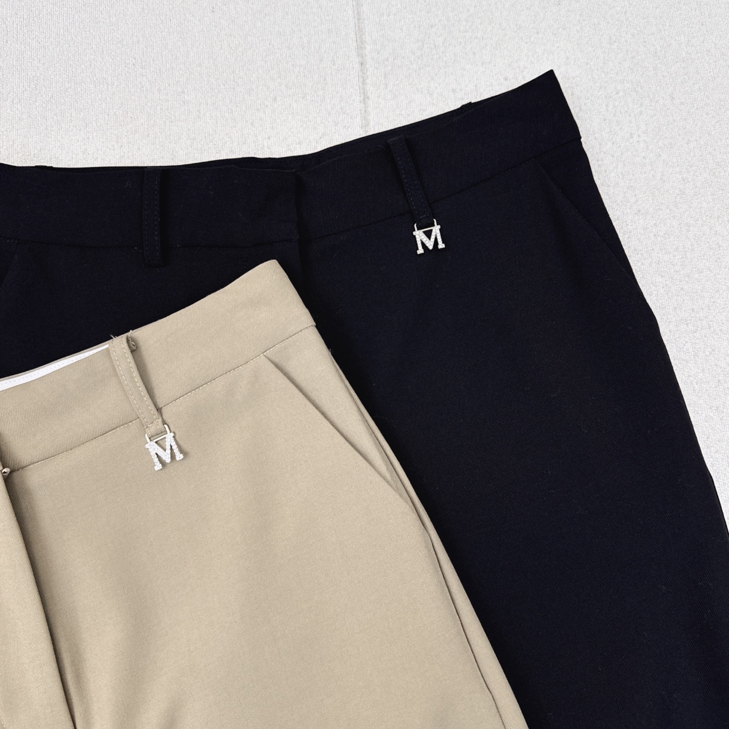 特价🉐️❗️现货齐码❗️不退不换❗️百搭王 Max 25Ss————春夏最新款五金装饰百搭西裤 🖤不管是