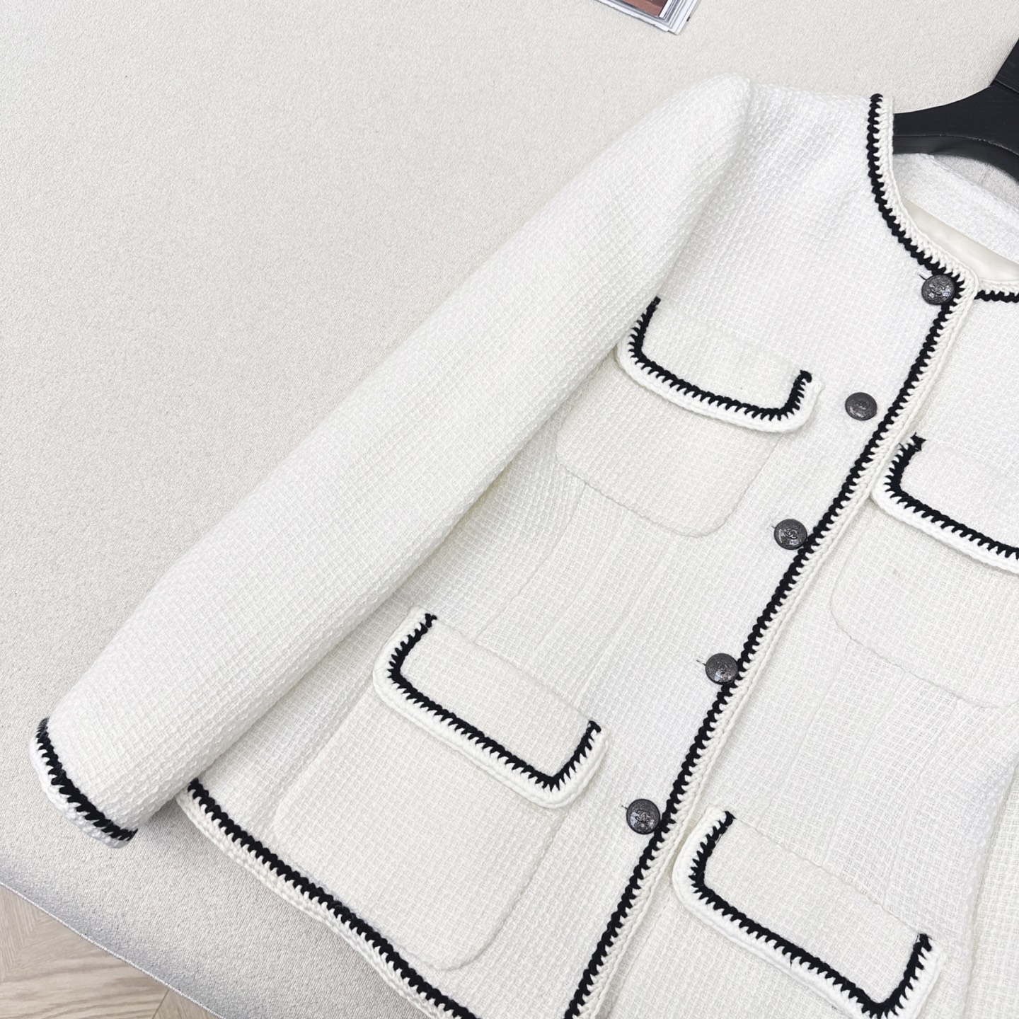 特价🉐️ ❗️现货齐码❗️不退不换❗️ 独家款 C家 25Ss————早春最新款经典黑白配色编织外套🤍自