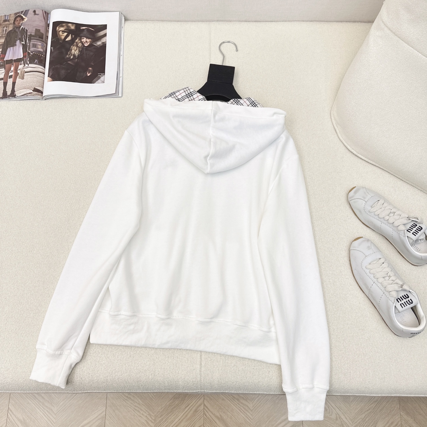 特价🉐️❗️现货齐码❗️不退不换❗️休闲时髦 Bur 25Ss————春夏最新款连帽休闲外套 🤍超级实穿