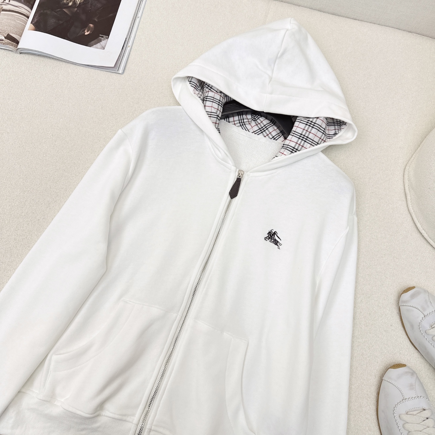 特价🉐️❗️现货齐码❗️不退不换❗️休闲时髦 Bur 25Ss————春夏最新款连帽休闲外套 🤍超级实穿