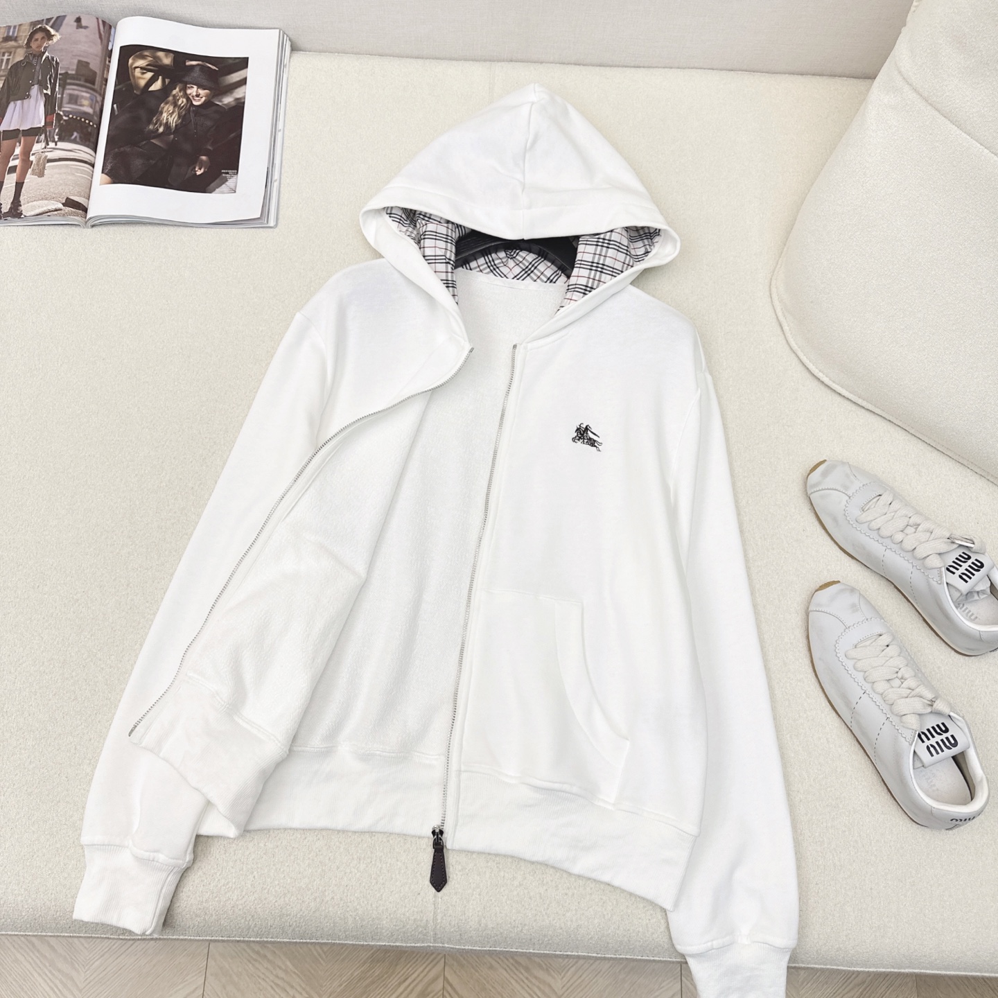 特价🉐️❗️现货齐码❗️不退不换❗️休闲时髦 Bur 25Ss————春夏最新款连帽休闲外套 🤍超级实穿