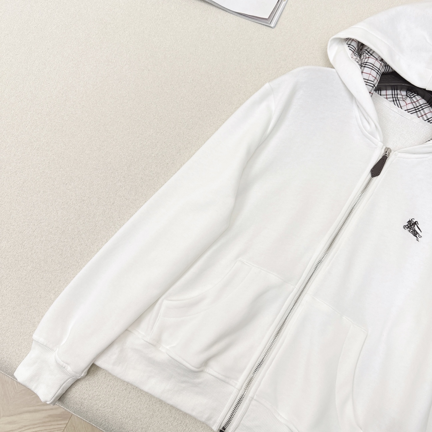 特价🉐️❗️现货齐码❗️不退不换❗️休闲时髦 Bur 25Ss————春夏最新款连帽休闲外套 🤍超级实穿