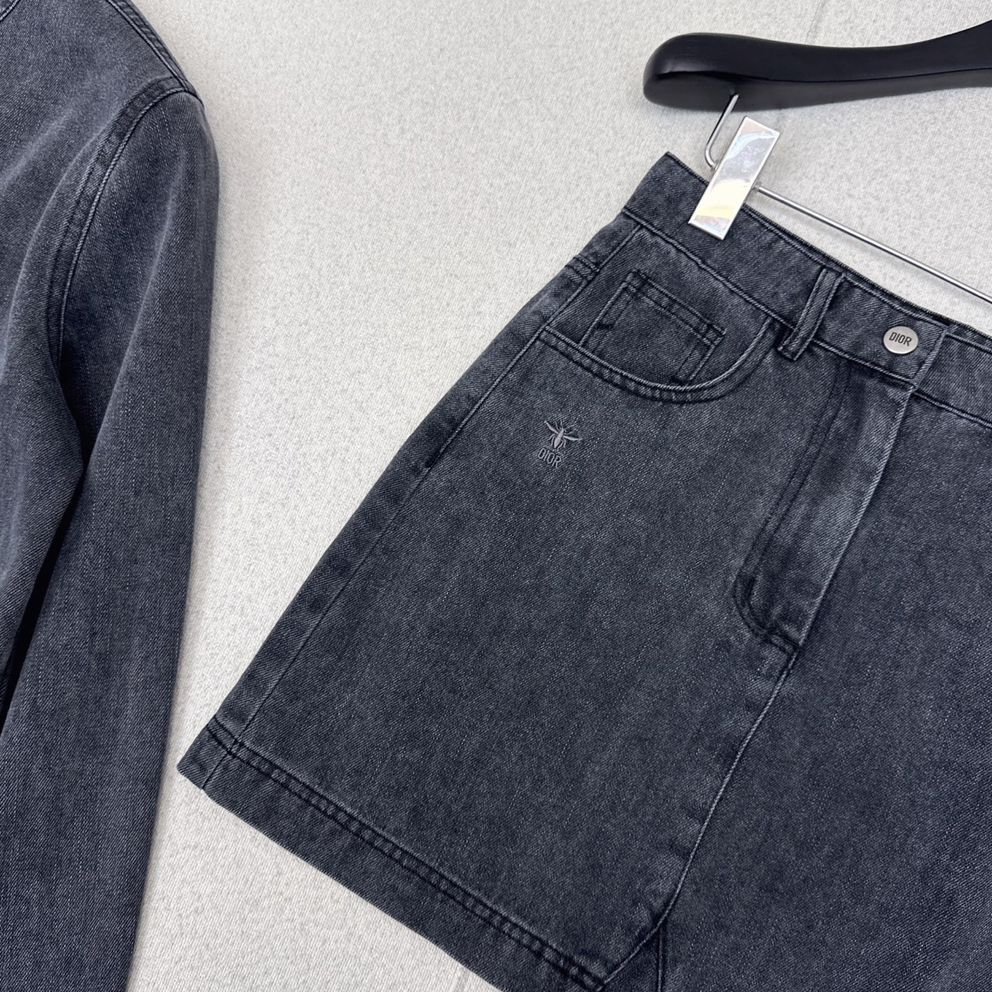 特价🉐️❗️现货齐码❗️不退不换❗️日常时髦指南 CD 25Ss————春夏最新款牛仔套装🖤立领牛仔外套