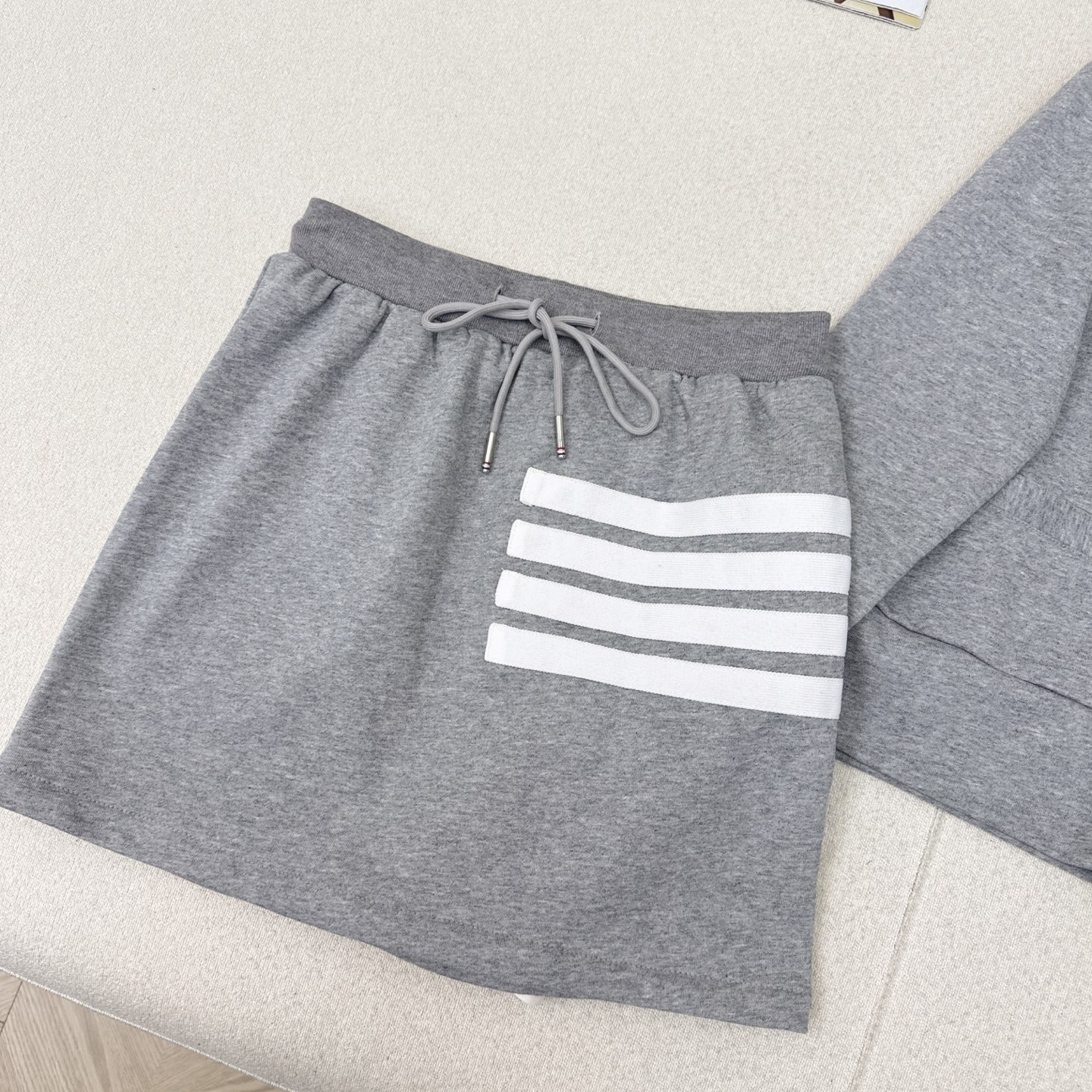 特价🉐️一套❗️现货齐码❗️不退不换❗️休闲推荐 TB 25Ss————春夏最新款减龄学院风休闲套装♥️