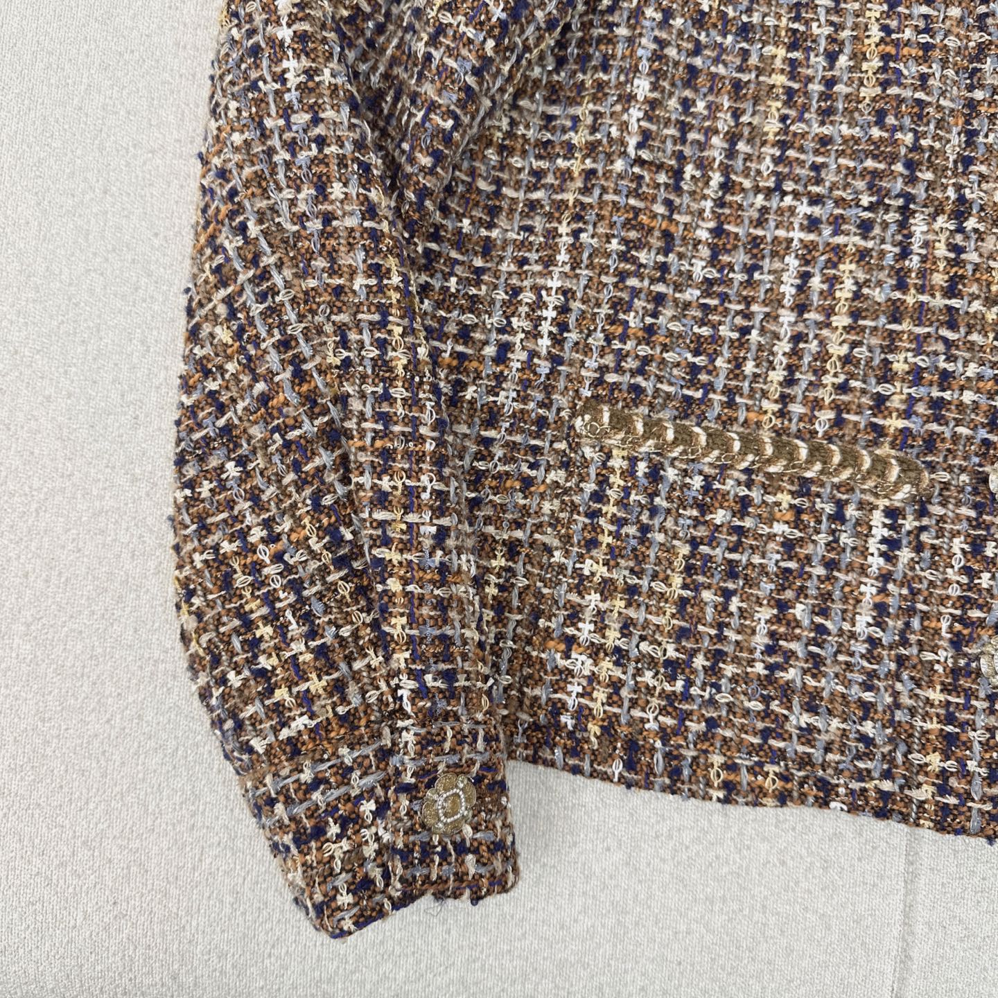 Elegant Tweed Jacket - Classic Chanel Style with Rhinestone Buttons 7 i1741579979493 4497 0 5