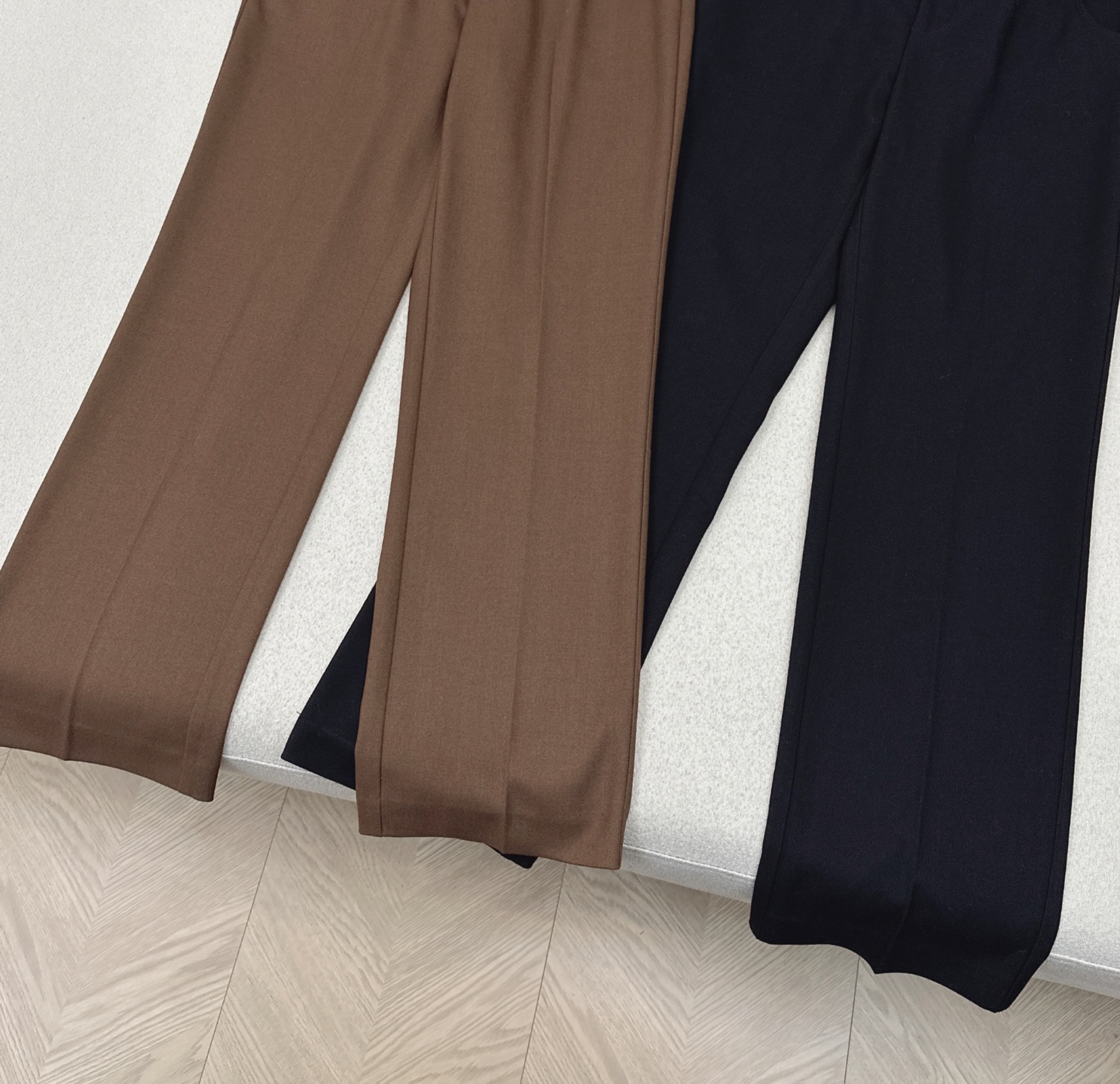 特价🉐️❗️现货齐码❗️不退不换❗️独家款～ Miu 25Ss————春夏最新款织带装饰西裤 🤎轻松穿出