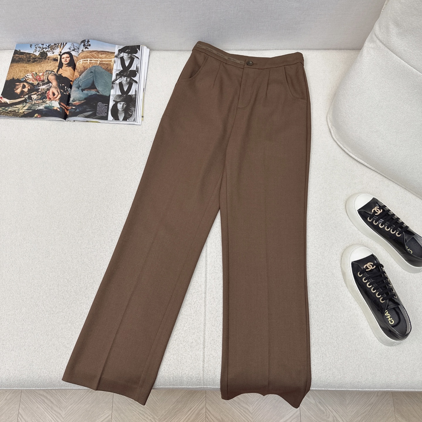 特价🉐️❗️现货齐码❗️不退不换❗️独家款～ Miu 25Ss————春夏最新款织带装饰西裤 🤎轻松穿出