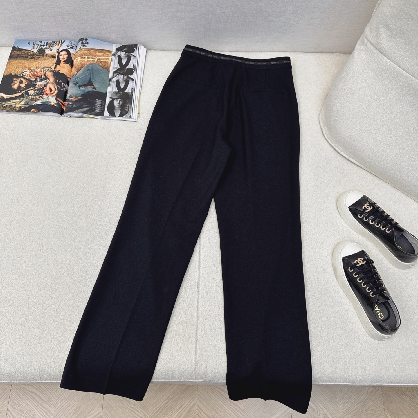 特价🉐️❗️现货齐码❗️不退不换❗️独家款～ Miu 25Ss————春夏最新款织带装饰西裤 🤎轻松穿出