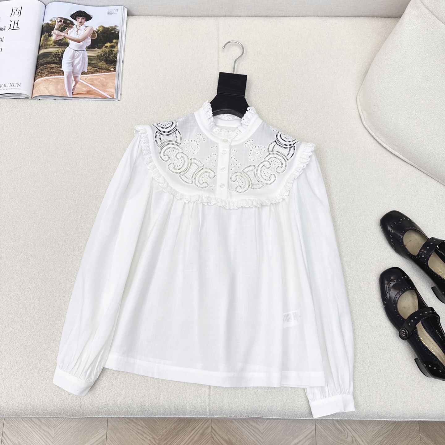 特价🉐️❗️现货齐码❗️不退不换❗️独家款～CE 25ss———春夏新品 重工花边小立领棉麻衬衫 🤍复古