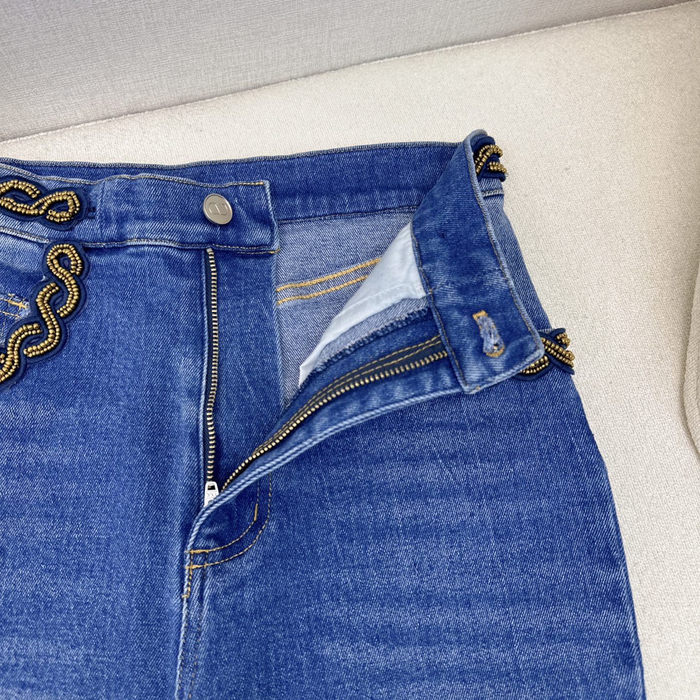 VLTN 25Ss Women's High-Waisted Straight Leg Jeans with Bead Embellishments 6 i1742097213120 7450 0 4