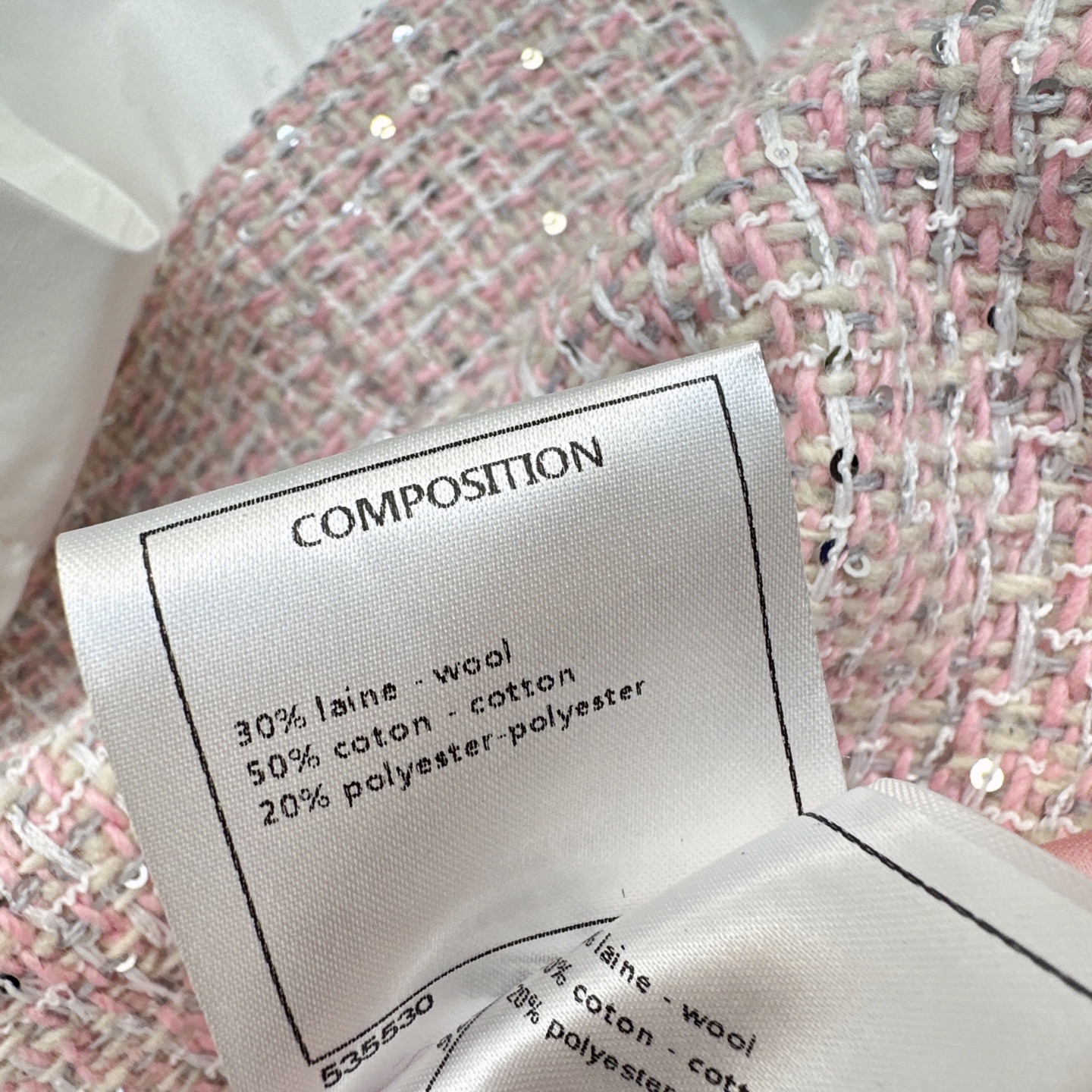 特价🉐️❗️现货齐码❗️不退不换❗️优雅少女风 C家 25Ss————春夏最新款拼接做法小短款上衣🤍 定