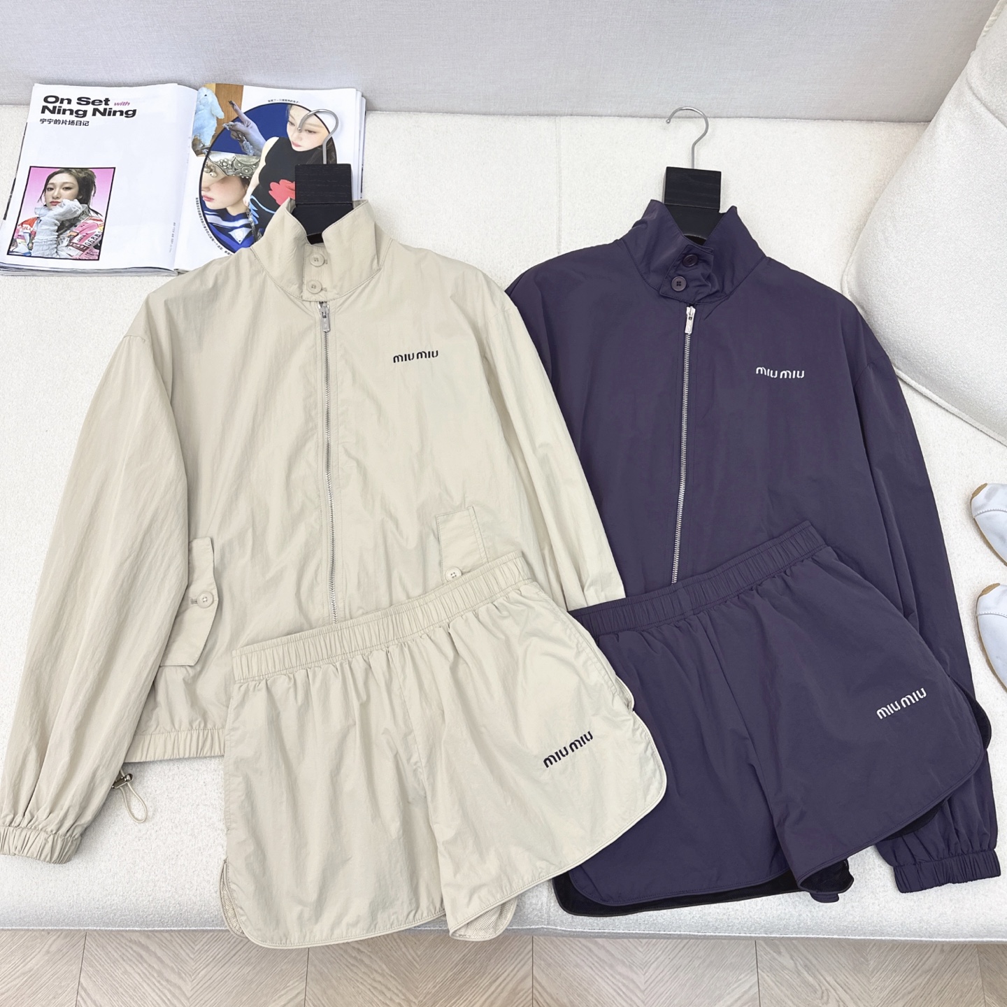 特价🉐️一套❗️现货齐码❗️不退不换❗️时髦有范儿～ Miu 25Ss————春夏最新款休闲防晒风衣套装