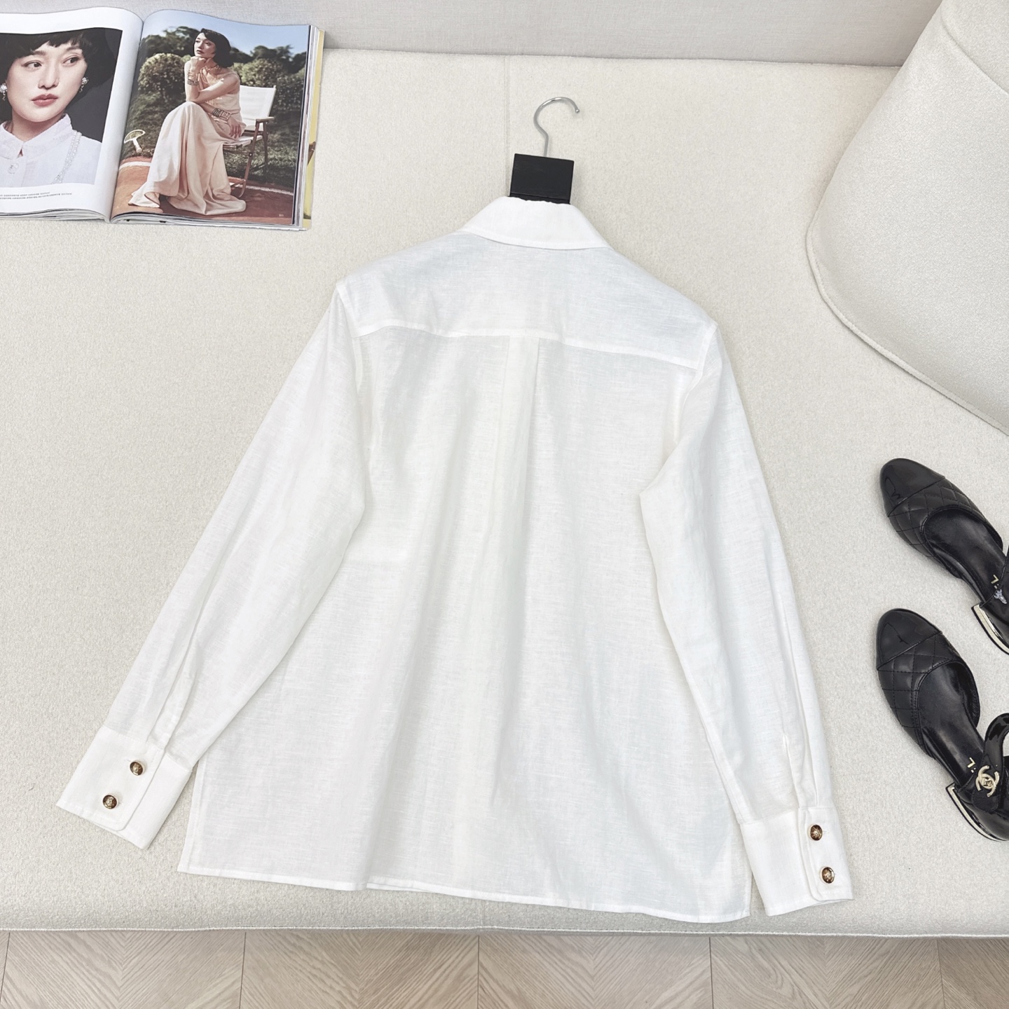 特价🉐️❗️现货齐码❗️不退不换❗️老钱风高阶通勤 C家 25Ss————春夏最新款定制五金装饰亚麻衬衫