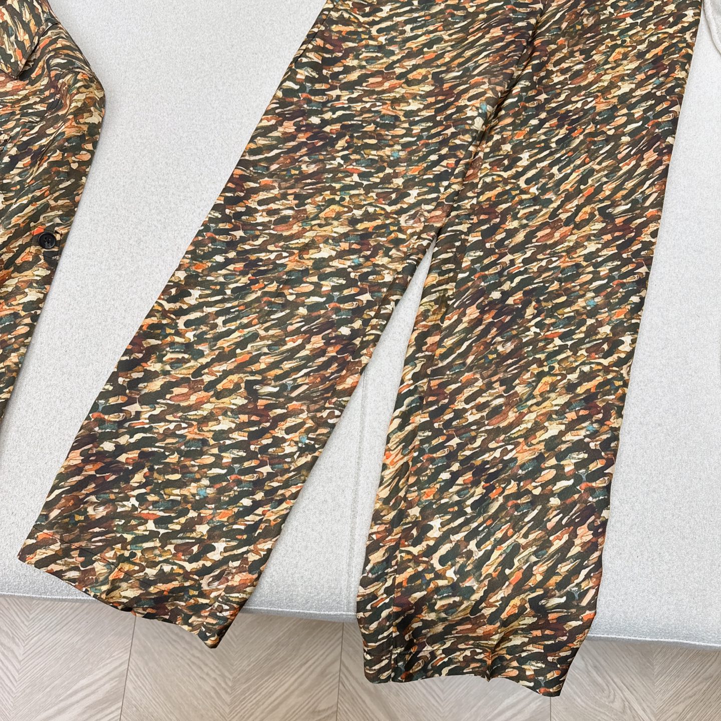 特价🉐️❗️现货齐码❗️不退不换❗️独家款 ～LP Ss————春夏最新款迷彩图案猎装套装🖤帅气时髦外套